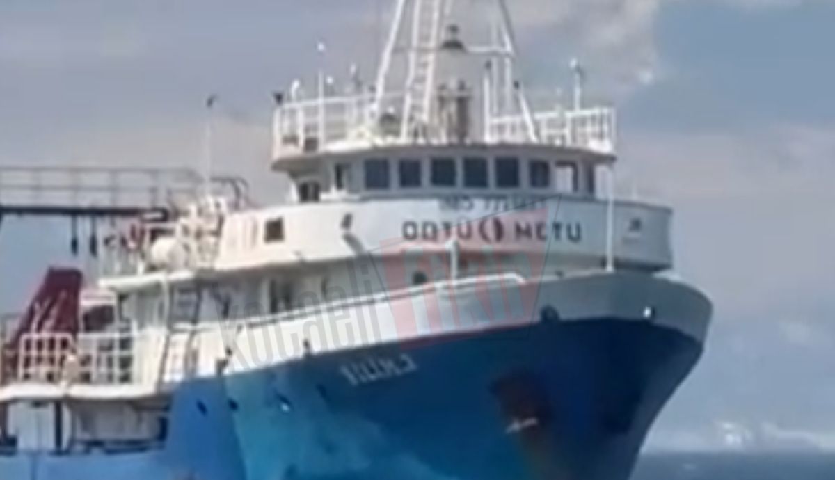 Halıdere açıklarında dikkat çeken görüntü! ODTÜ’nün araştırma gemisi bölgede