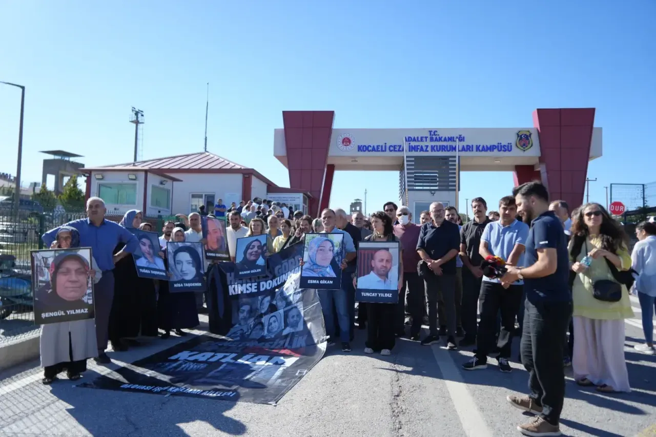 Dilovası yangını davasında kamu görevlileri hakim karşısına çıktı