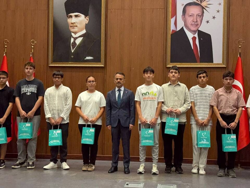 Kocaeli’nin şampiyonları ödüllerine kavuştu! Vali Aktaş tebrik etti
