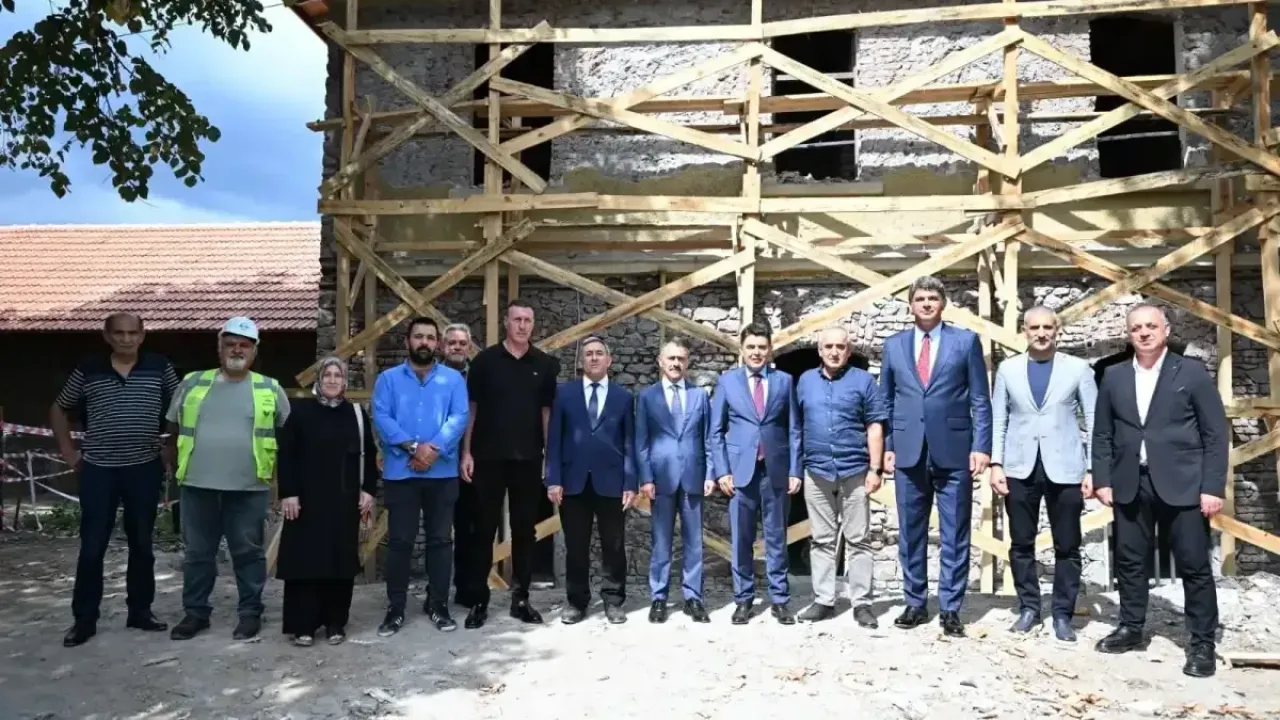 Boyraz Tarihi Derbent Garı’nda restorasyon çalışmaları incelendi