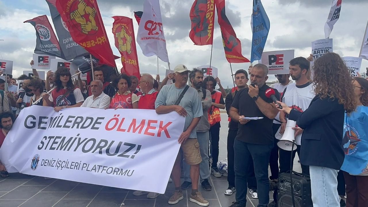 “Silahsız gemiler hangi hakla vuruluyor?”