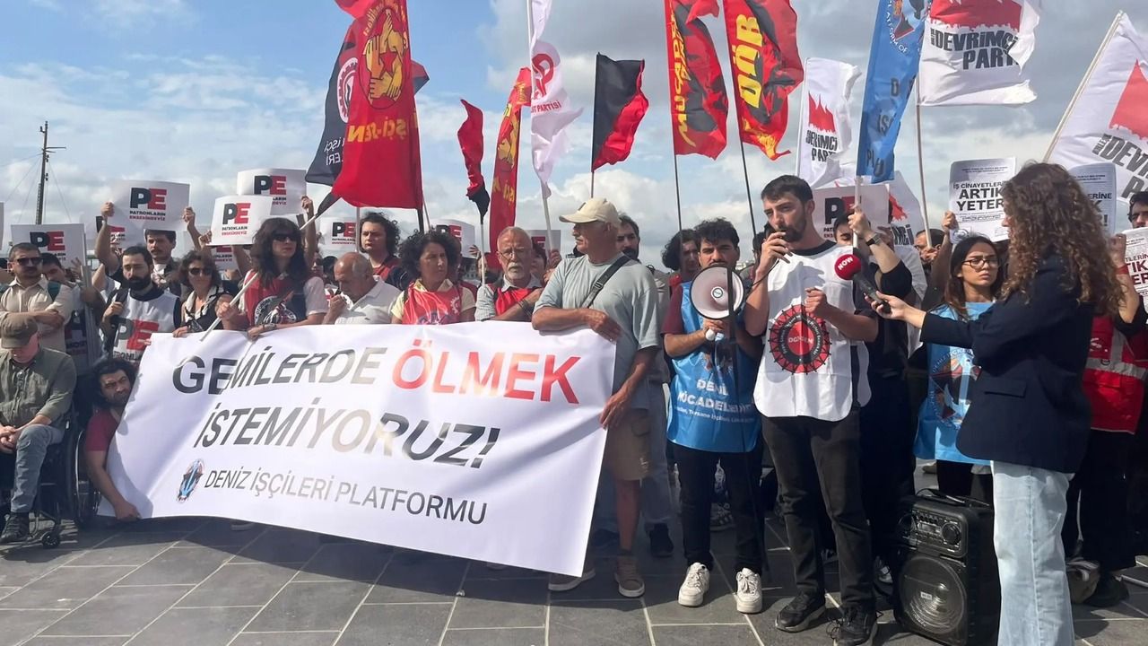 “Silahsız gemiler hangi hakla vuruluyor?”