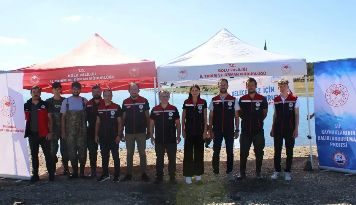 Kocaeli’nin göletlerine 630 bin sazan yavrusu bırakıldı