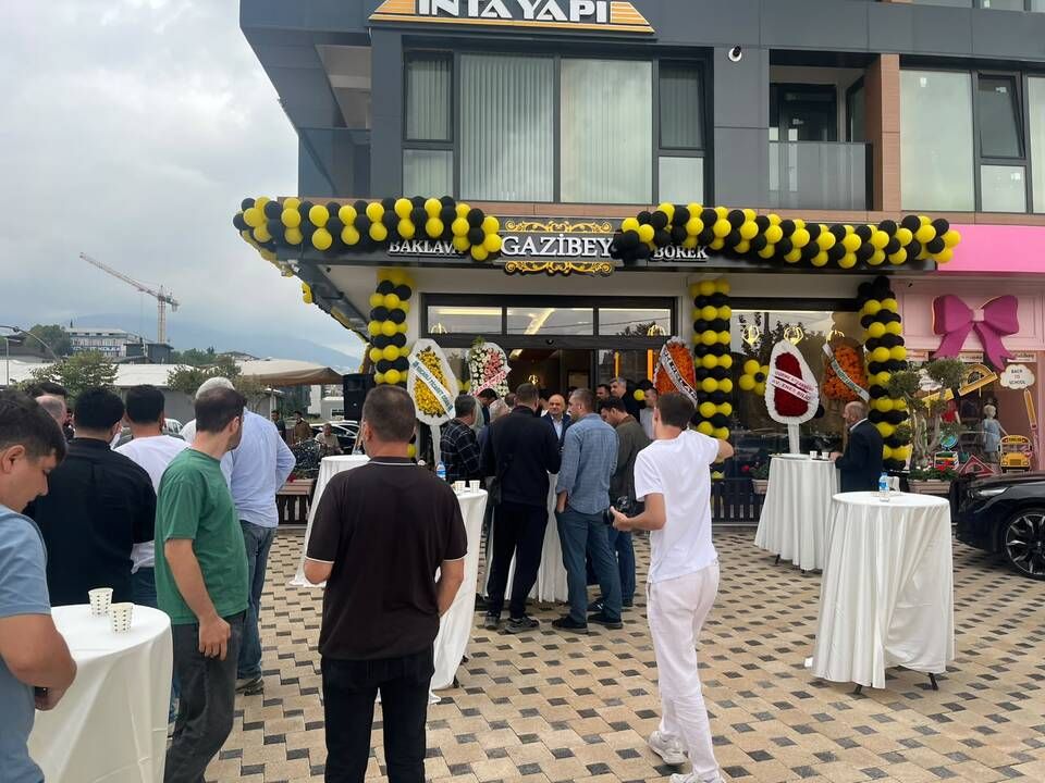 Gazibey Tatlı’dan Başiskele’ye yeni şube! 13’üncü noktasını açtı