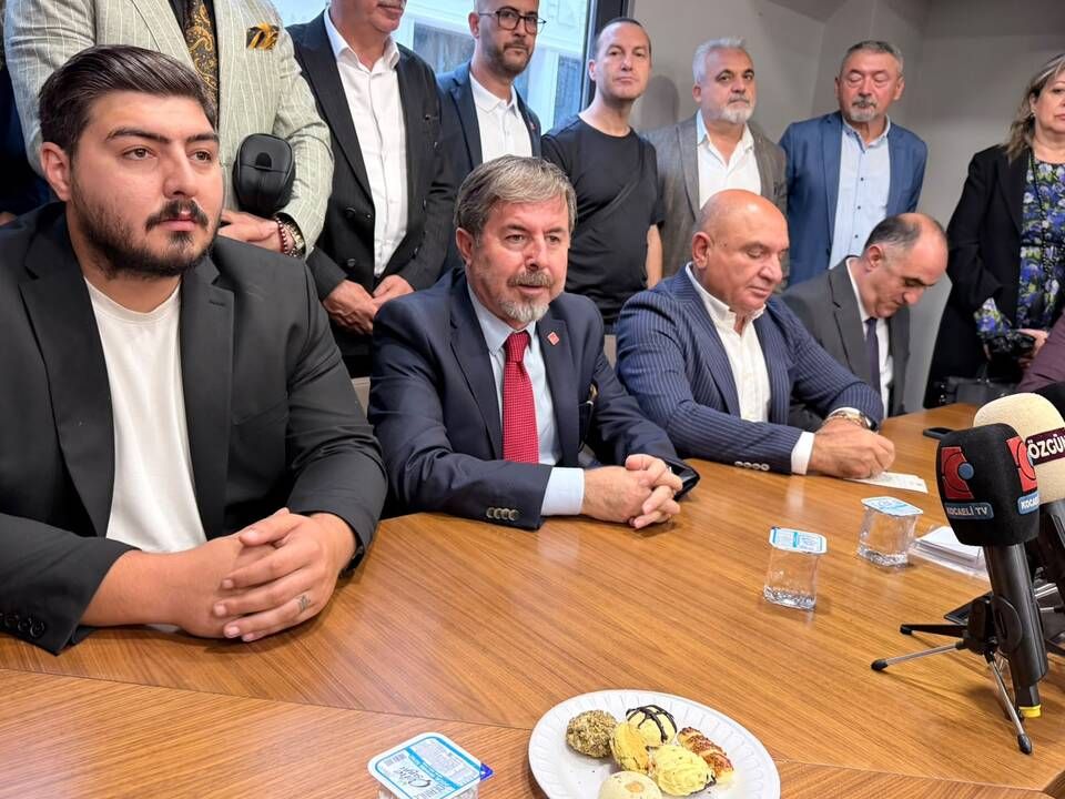 Tahsin Tarhan: Fatma Kaplan Hürriyet hala CHP'nin üyesi!