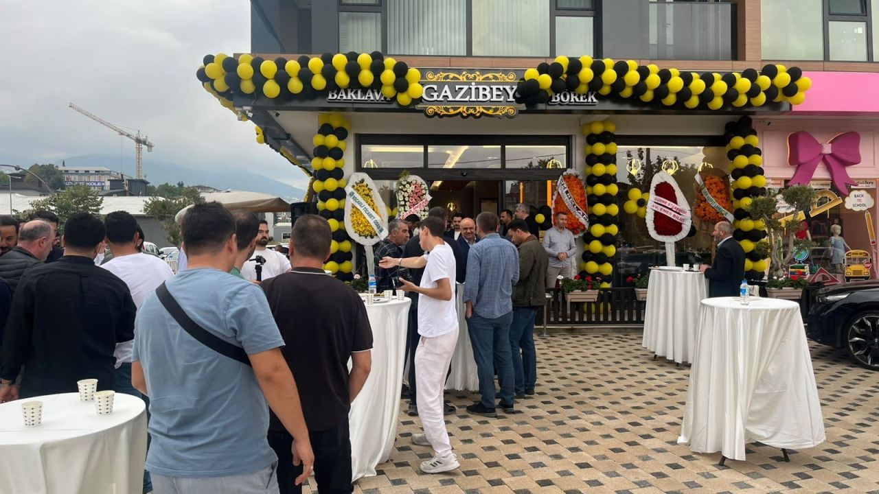 Gazibey Tatlı’dan Başiskele’ye yeni şube! 13’üncü noktasını açtı
