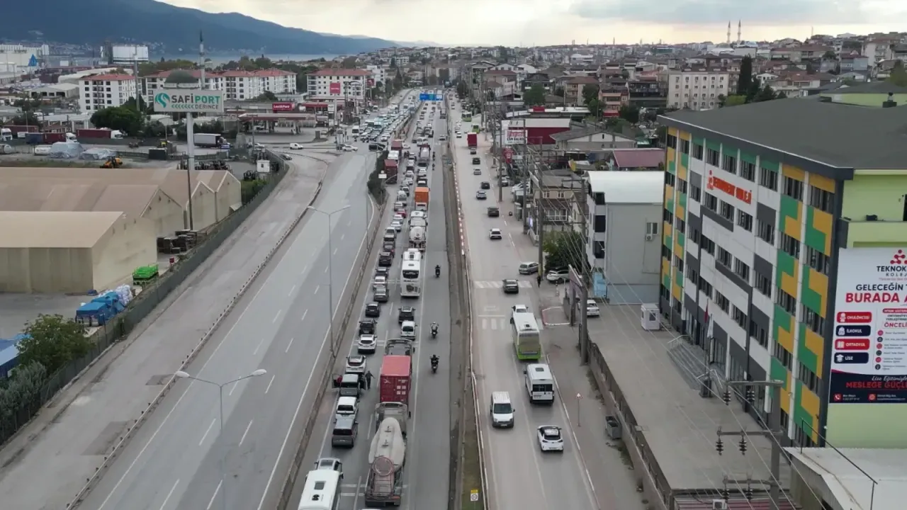 Derince’de Safiport tartışması büyüyor: “Trafik yükü vatandaşa kaldı”