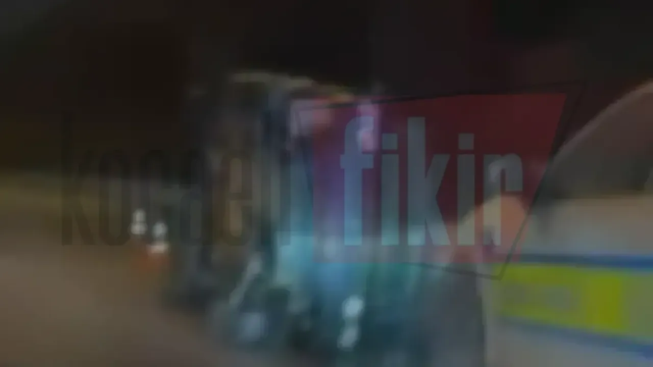 Kuruçeşme'de bariyerlere çarpan otomobil takla attı