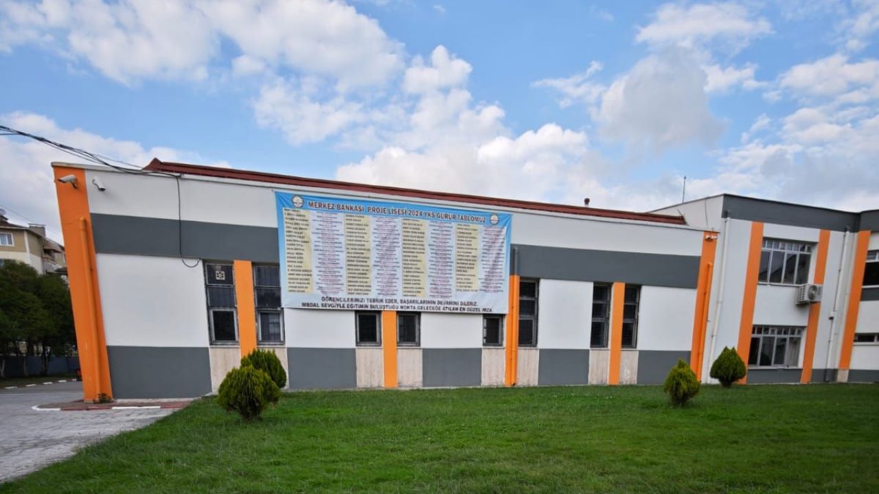 Kocaeli’de gururlandıran YKS başarısı! Merkez Bankası Derince Anadolu Lisesi’nden tarihi zirve