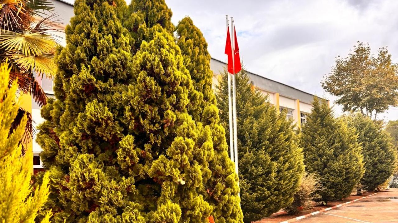 Kocaeli’de gururlandıran YKS başarısı! Merkez Bankası Derince Anadolu Lisesi’nden tarihi zirve