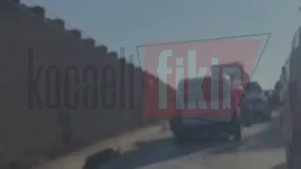 Derince'de trafiği kilitleyen kaza