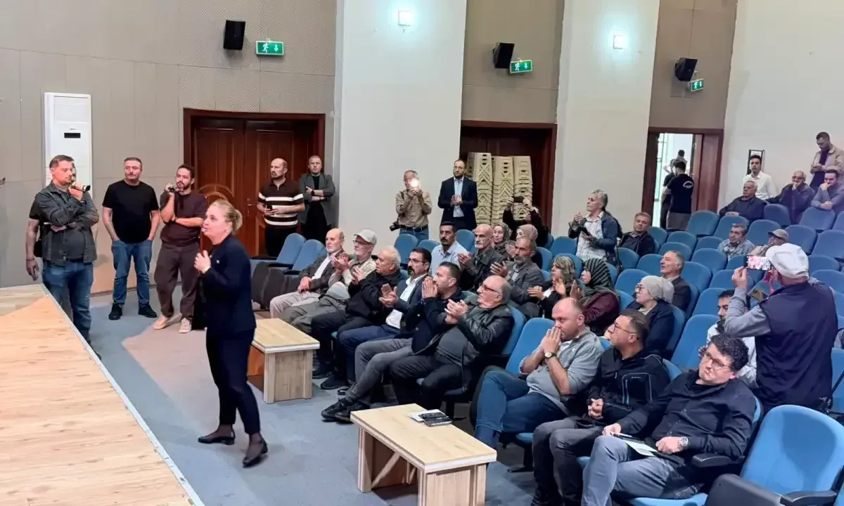Sülfürik asit tesisi için kritik toplantı! Vatandaşlar salonu protestoyla inletti