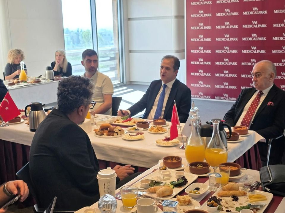 Prof. Dr. Gültekin anlattı: Diz ve kalça ameliyatlarında kişiye özel planlama