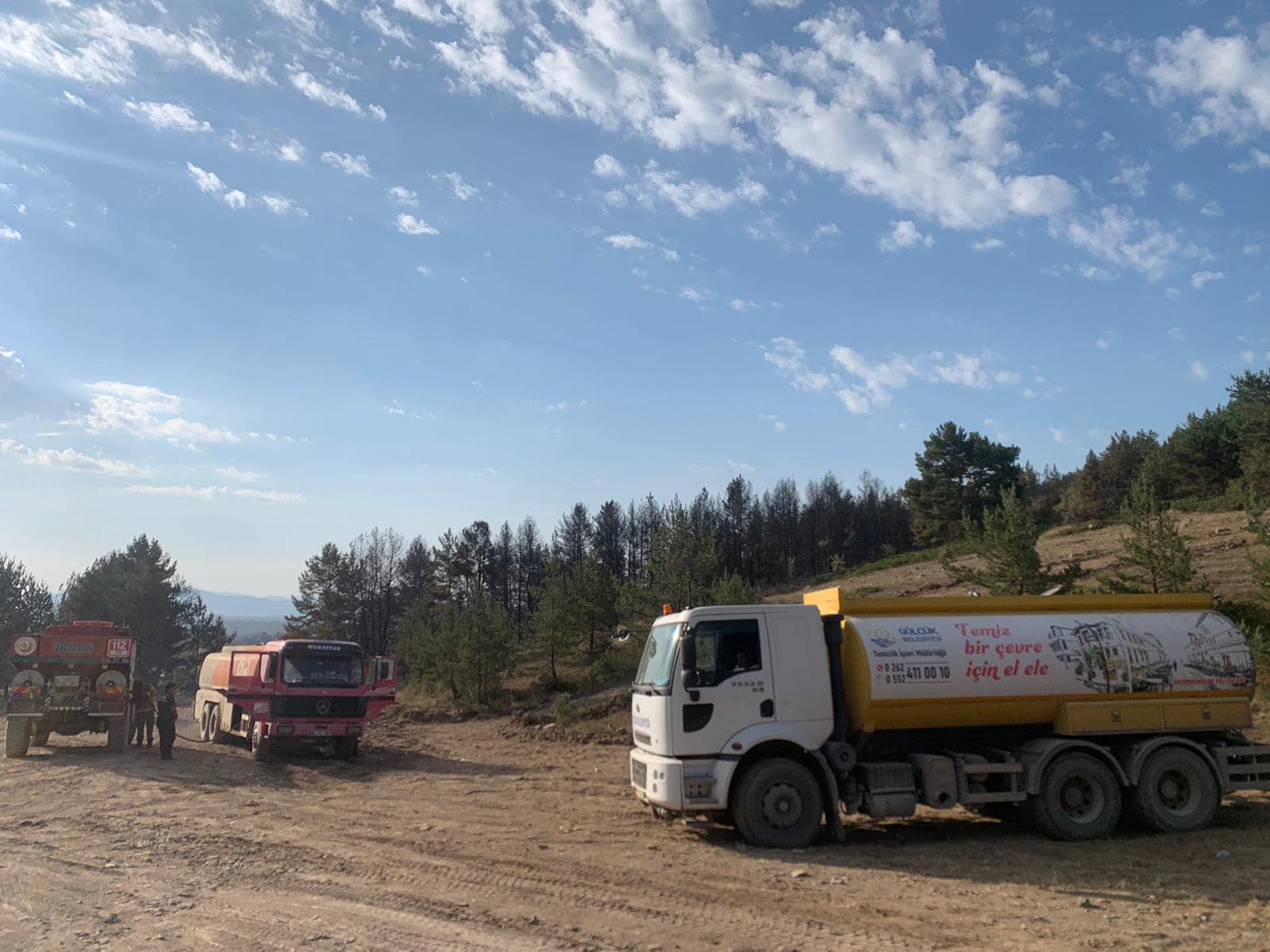 Gölcük Belediyesi’ne ait su tankerleri, Kızılcahamam’da başlayarak Bolu Gerede ilçesine