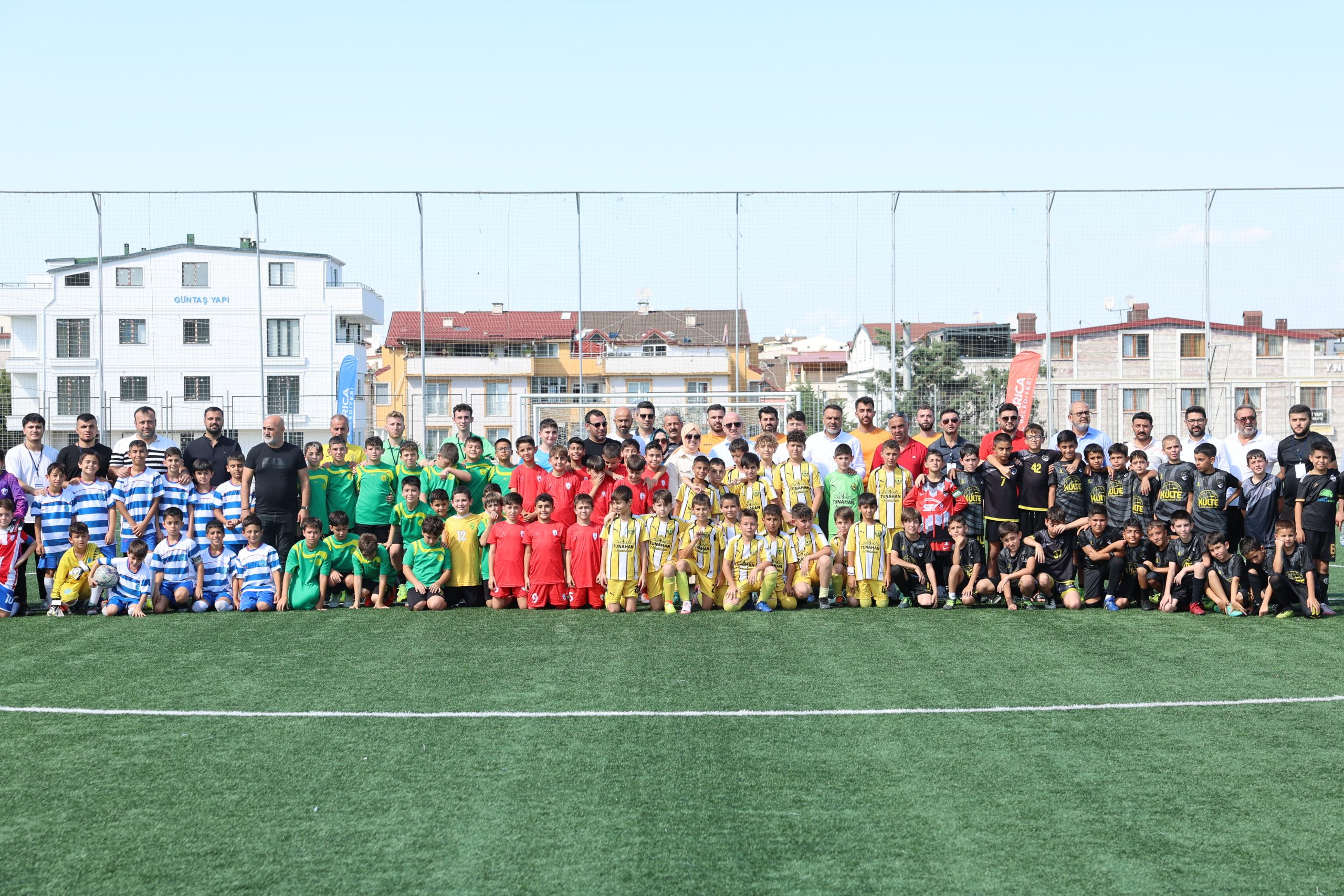 Darıca Belediyesi tarafından birincisi düzenlenen U11 Darıca CUP Turnuvası büyük