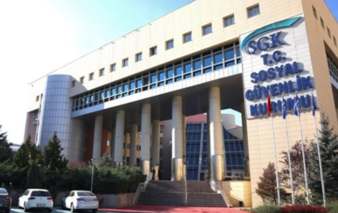 Milyonlarca sığınmacının Genel Sağlık Sigortası primleri devlet tarafından ödenirken SGK,