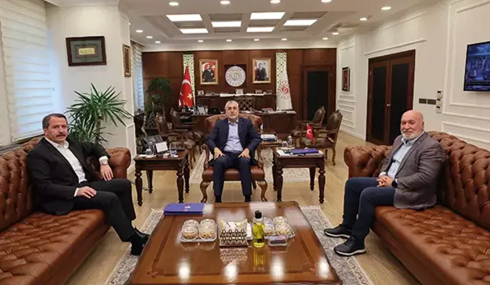 Çalışma ve Sosyal Güvenlik Bakanı Vedat Işıkhan, Memur-Sen Genel Başkanı