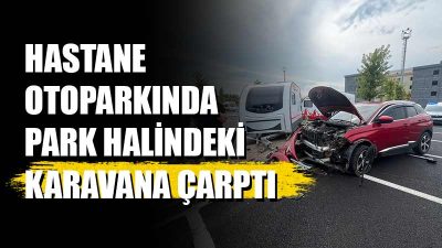 Derince'de hastane otoparkında kontrolden çıkan otomobil önce ağaca, ardından da