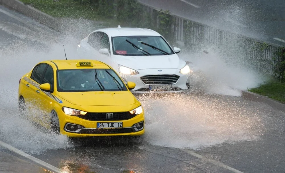 Meteoroloji Genel Müdürlüğü'nden çarşamba gününden itibaren yurt genelinde hafta sonuna