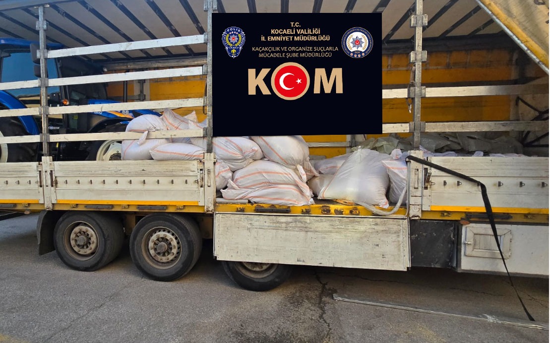 Kocaeli'de düzenlenen operasyonda, bir araçta 2 ton 350 kilogram kaçak