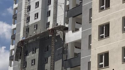 Ankara'nın Sincan ilçesinde apartman inşaatının 12. katındaki iskelenin kırılması sonucu