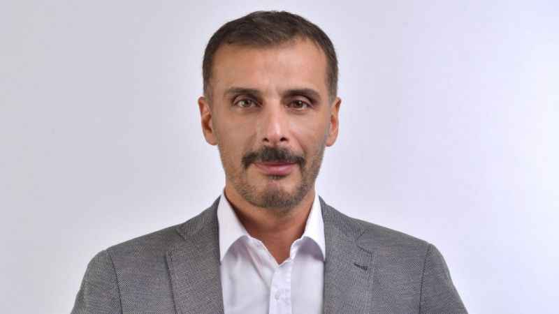 Talha Kös sosyal medya hesabı üzerinden marina’yı işaret ederek “burası