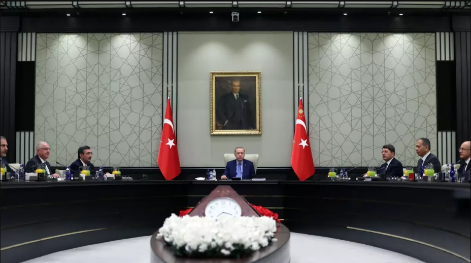 Cumhurbaşkanı Recep Tayyip Erdoğan başkanlığında toplanan ve 3 saat 45