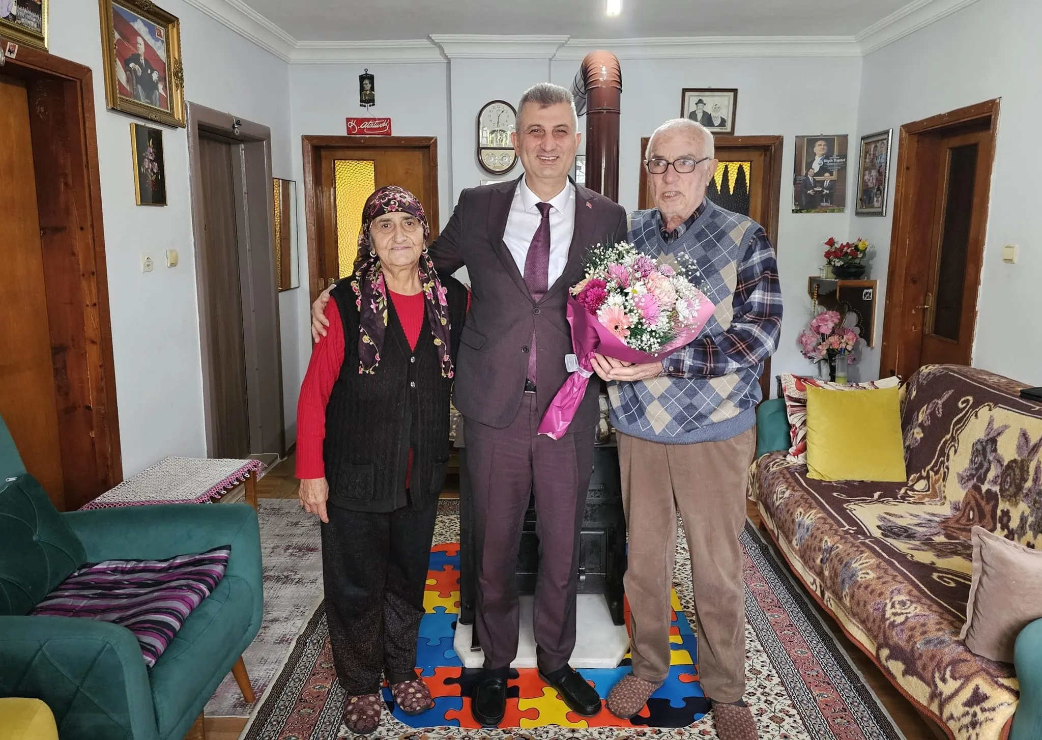Gölcük Belediye Başkanı Ali Yıldırım Sezer, 24 Kasım Öğretmenler Günü’nde