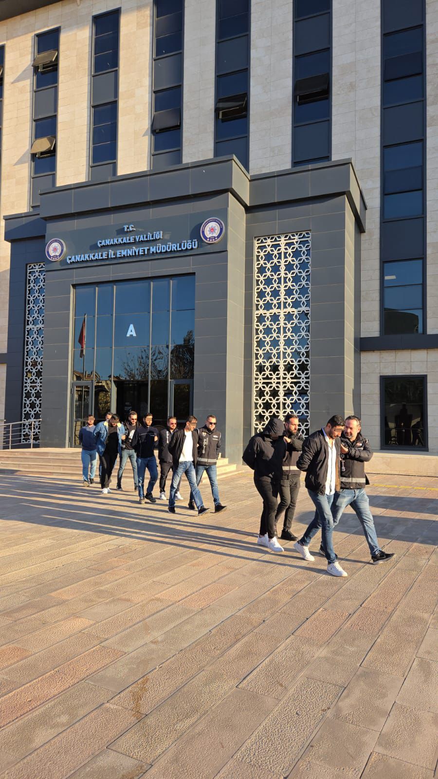 Çanakkale’de Kaçakçılık ve Organize Suçlarla Mücadele (KOM) Şube Müdürlüğü ekiplerince
