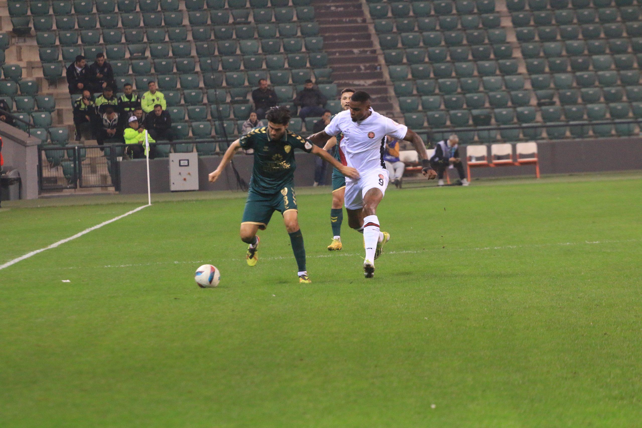 Kocaelispor 90'da Mendes ile hayat buldu! 2-1