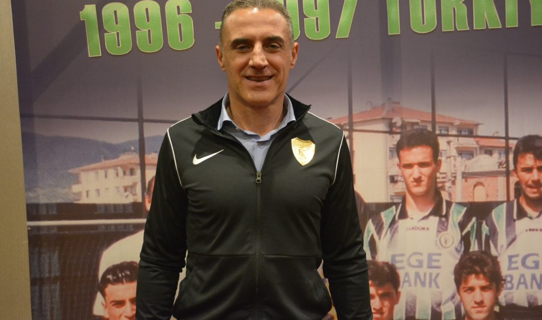  Eski futbolcu ve teknik direktör Tayfur Havutçu, kanser tedavisi