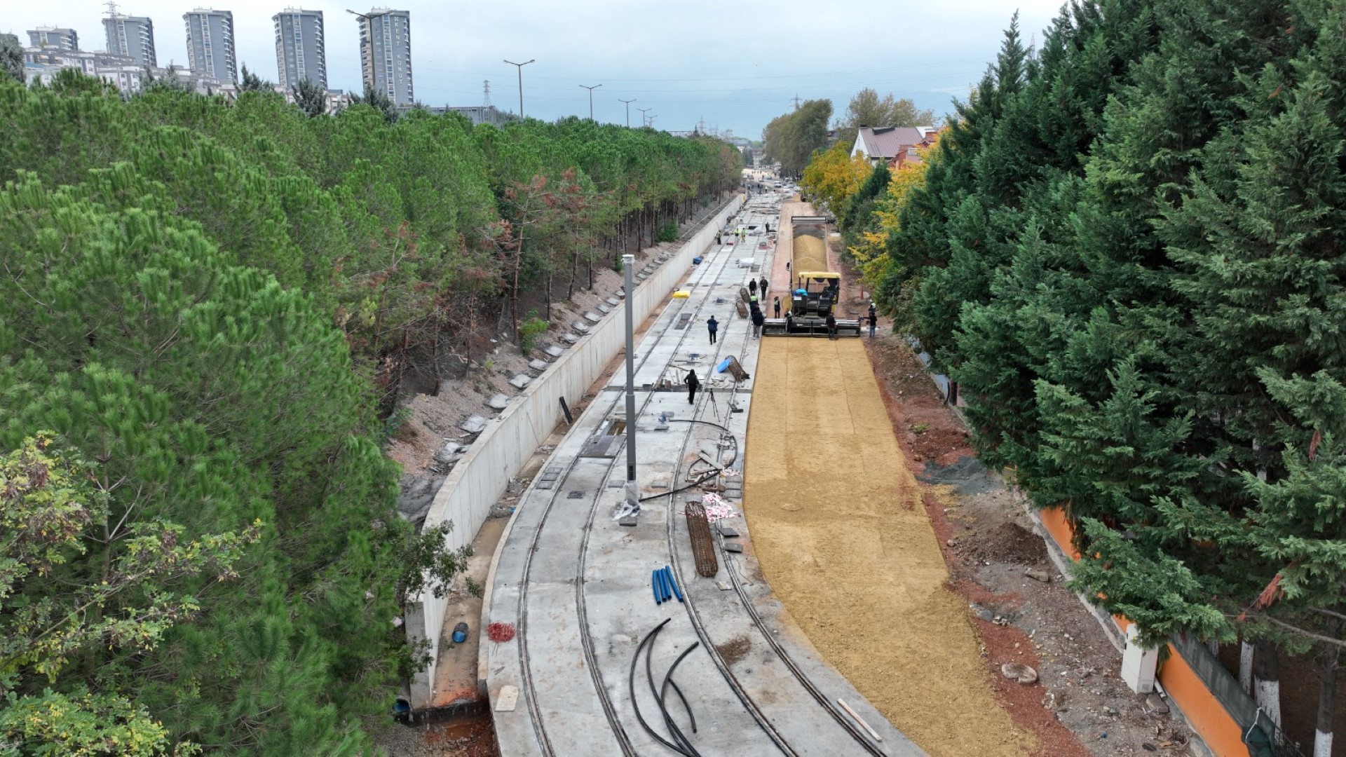 Toplam uzunluğu 3 bin 800 metre olan Alikahya Stadyum Tramvay
