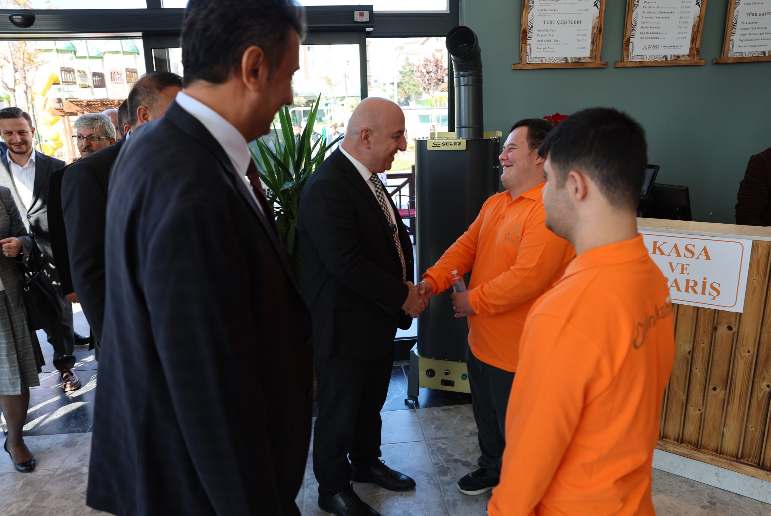 Darıca'da Gönül Kahvesi hizmete başladı