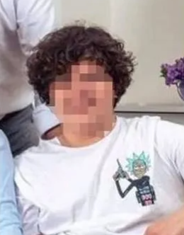Muratpaşa Belediye Başkanı Ümit Uysal'ın 17 yaşındaki oğlu E.U., evinde