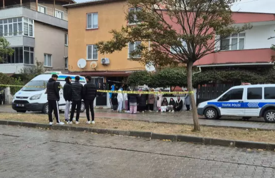 Tekirdağ'ın Marmaraereğlisi ilçesinde 15 yaşındaki iki kızın silahla vurularak hayatını