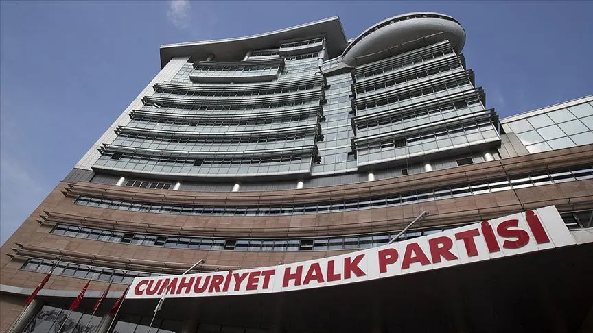 CHP, İstanbul'da düzenlediği çalıştayda sendikaların katılımıyla asgari ücretin artırılması ve