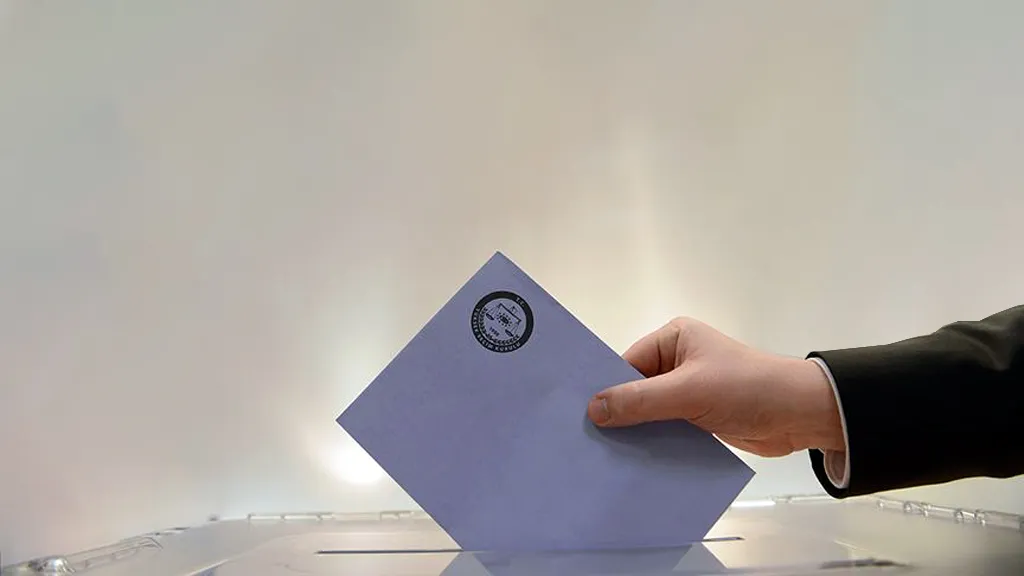 Türkiye'de erken seçim tartışmaları sürerken, 14 anket şirketinin verilerine dayanan