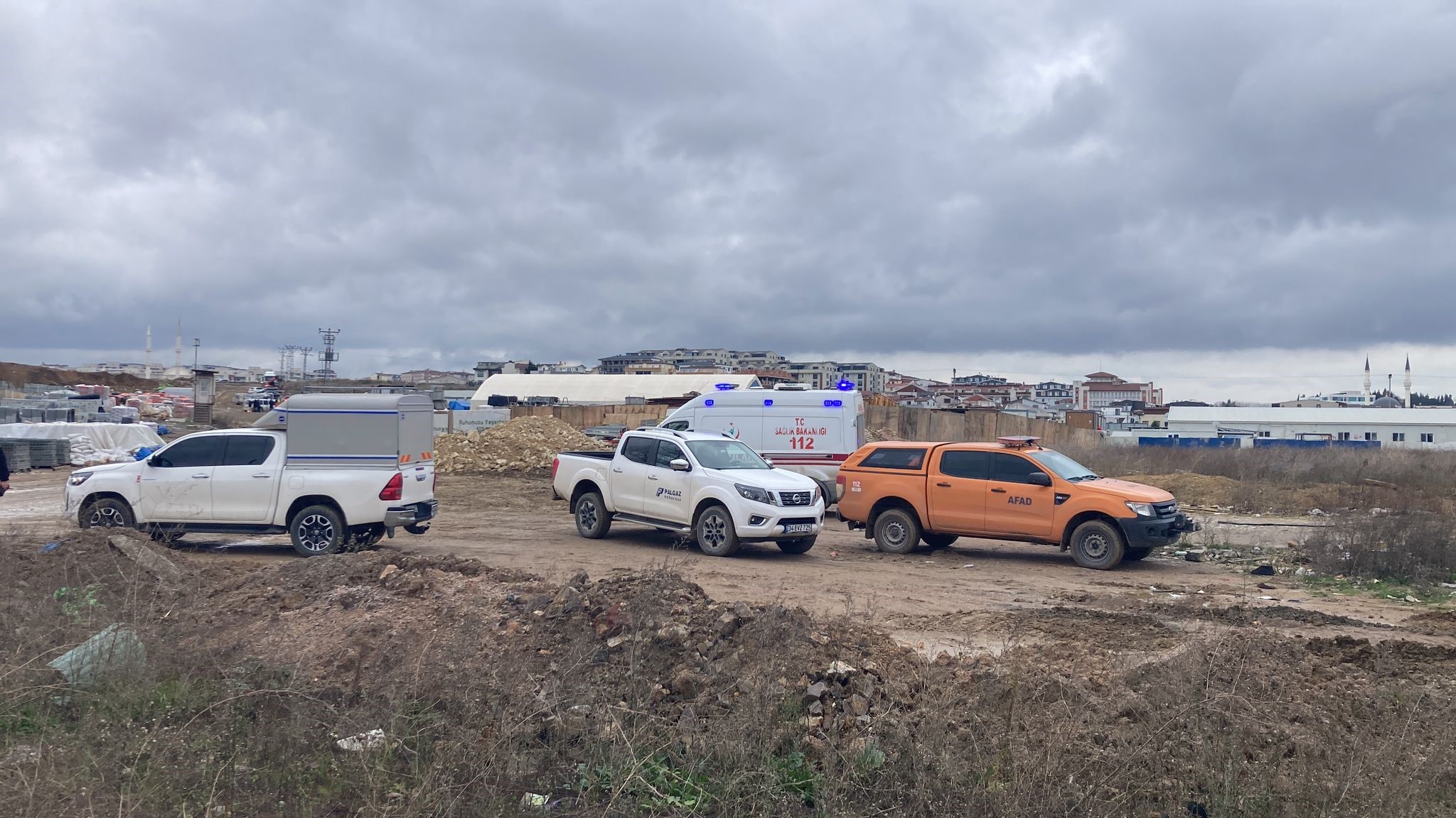 İş makinesi doğalgaz borusunu deldi, 13 mahallenin gazı kesildi