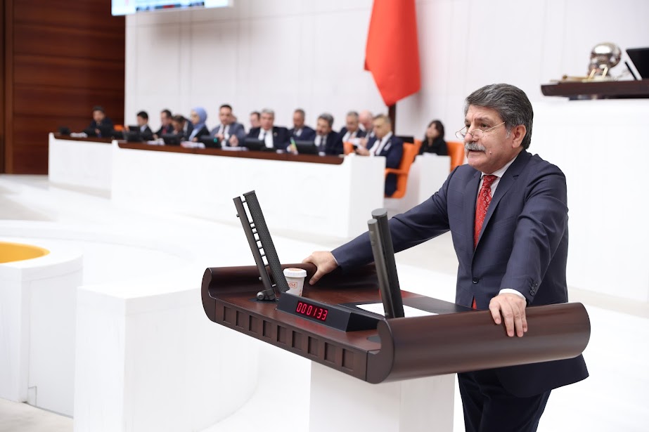 CHP Kocaeli Milletvekili Prof. Dr. Mühip Kanko, yeni yıl öncesinde