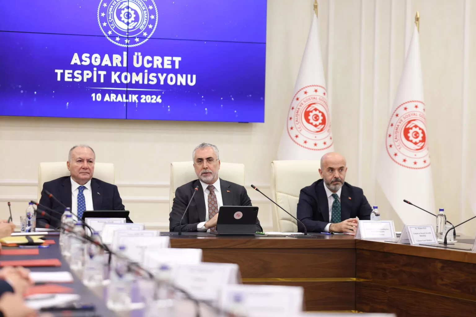 2025 asgari ücreti için ikinci toplantı bugün yapılacak ve enflasyon