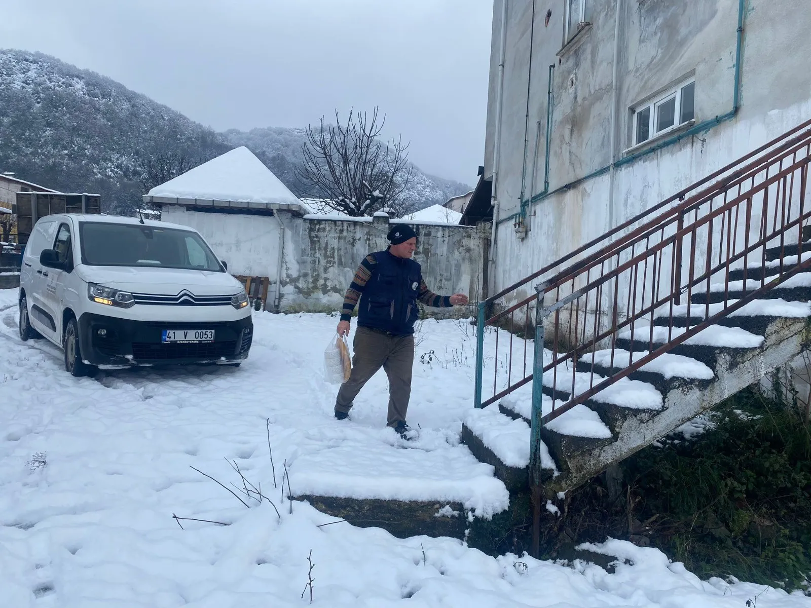 Alo Evlat'tan 67 bin 688 porsiyon sıcak yemek hizmeti