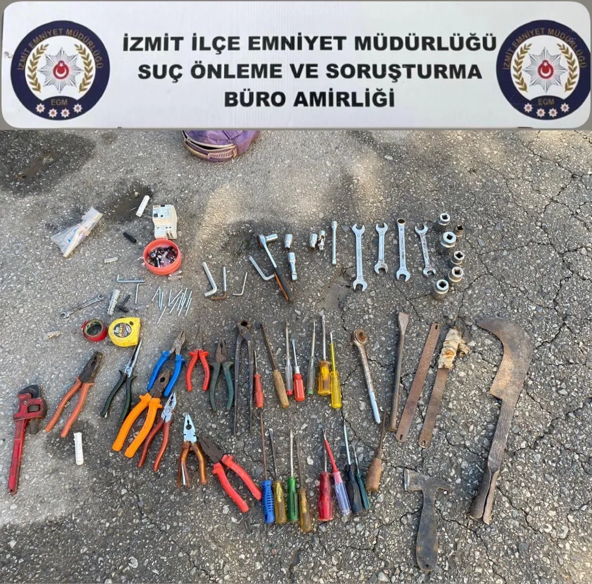 Kocaeli'de evden hırsızlık yapan şahıslar yakalandı