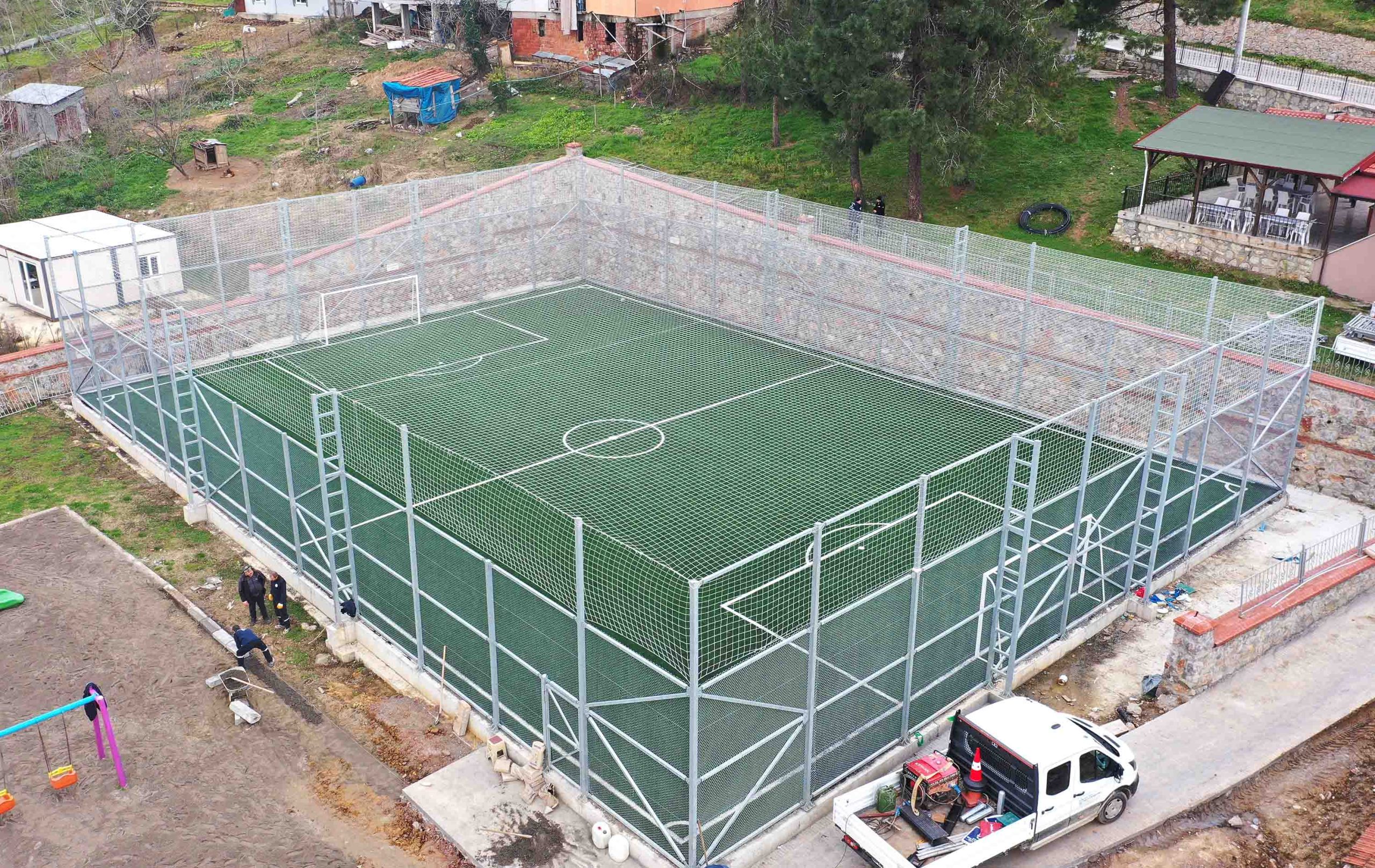 Eşme'ye yeni halı saha