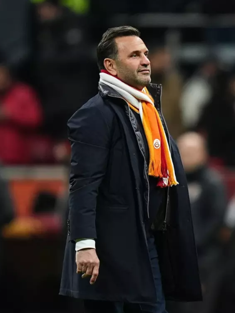 Okan Buruk'tan açıklama : "Penaltı olmamaya daha yakın bir pozisyondu"