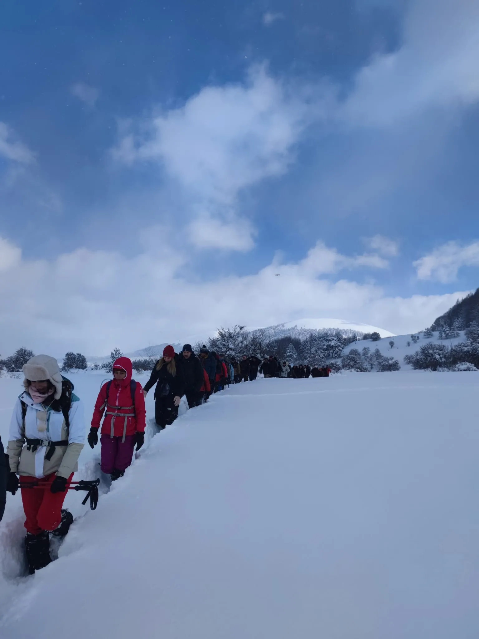 Kocaeli Dağcılık Kulübü Abant’ta kış yürüyüşü yaptı