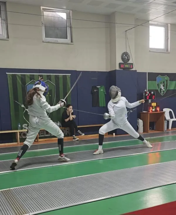 Okul sporları Eskrim müsabakalarında dereceye giren sporcular belli oldu. 