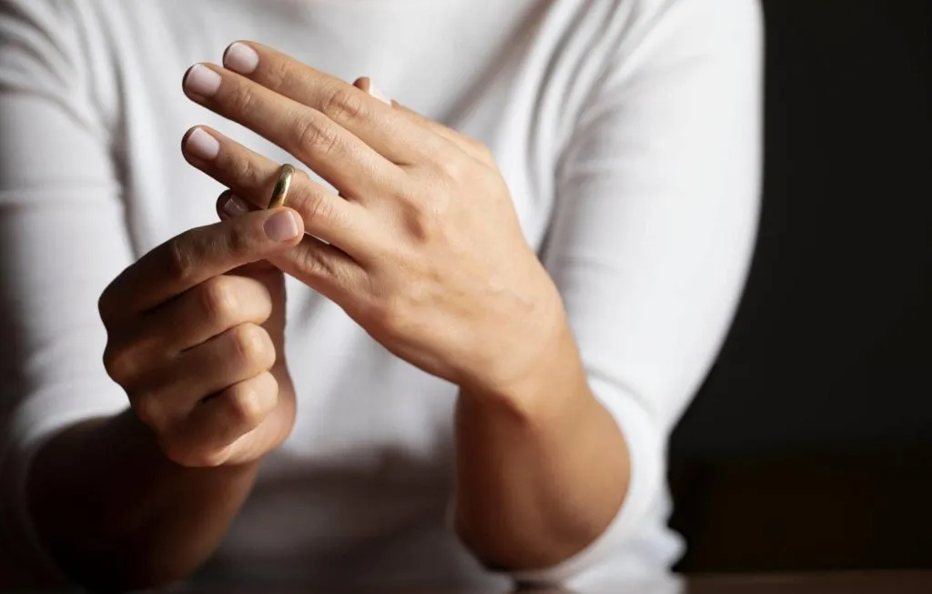 Eşler arasındaki sadakatsizliği gizli kaydetmek başınıza derde sokabilir