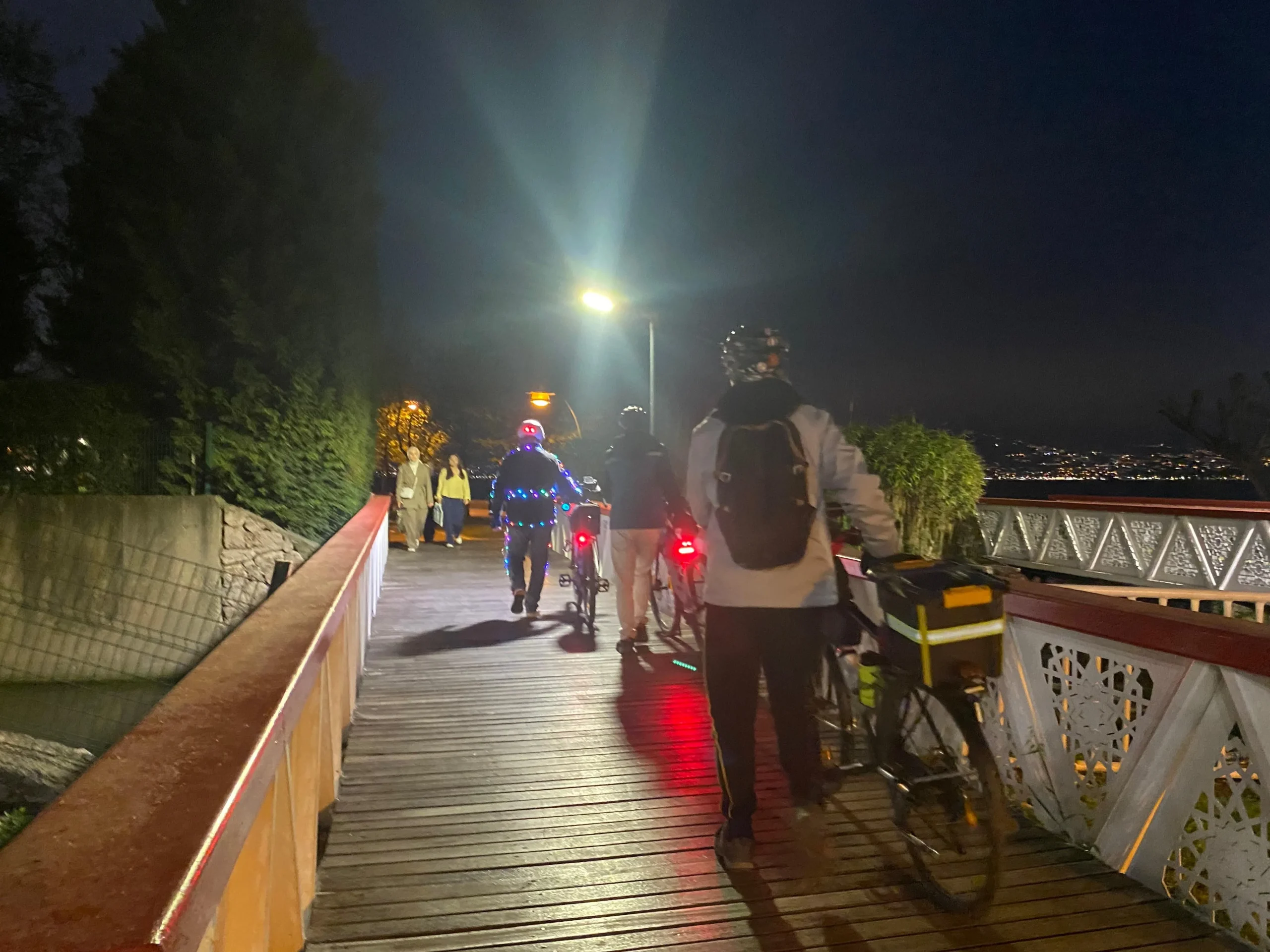 Onlar şehrin "yürüyen diskoları"