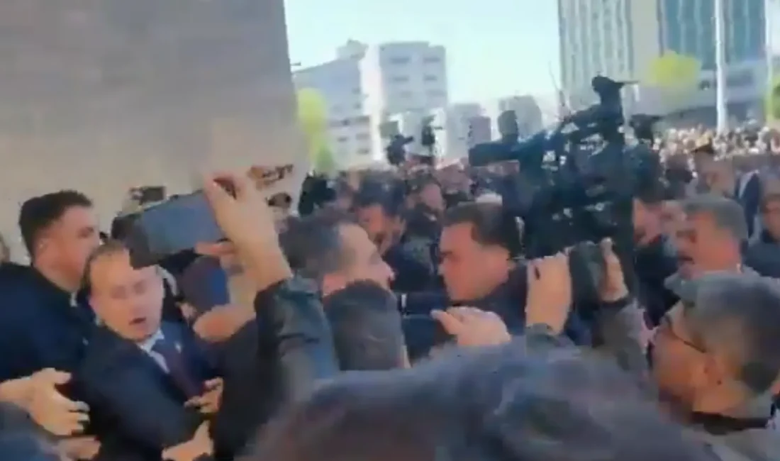 CHP Genel Başkanı Özgür Özel'e TBMM Grup Başkanvekili ve DEM