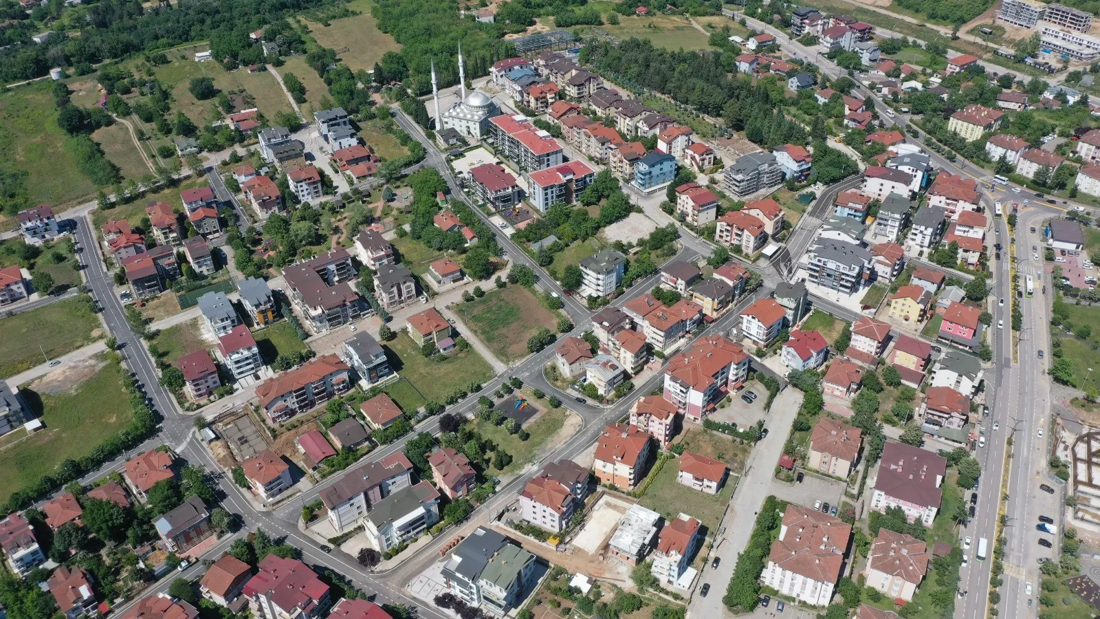 İSU tarafından Serdar Mahallesi'nin yaklaşık 7600 metrelik içme suyu hattı
